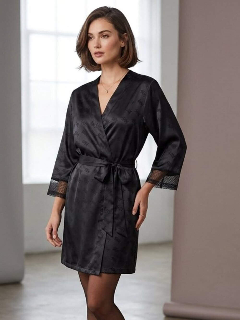 Yitty Robe Size Medium lizzo Satin Pretty Mini Women's Iconic Black